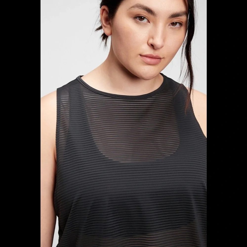 GapFit Shadow Stripe Crossback Tank Top - Picture 2 of 9